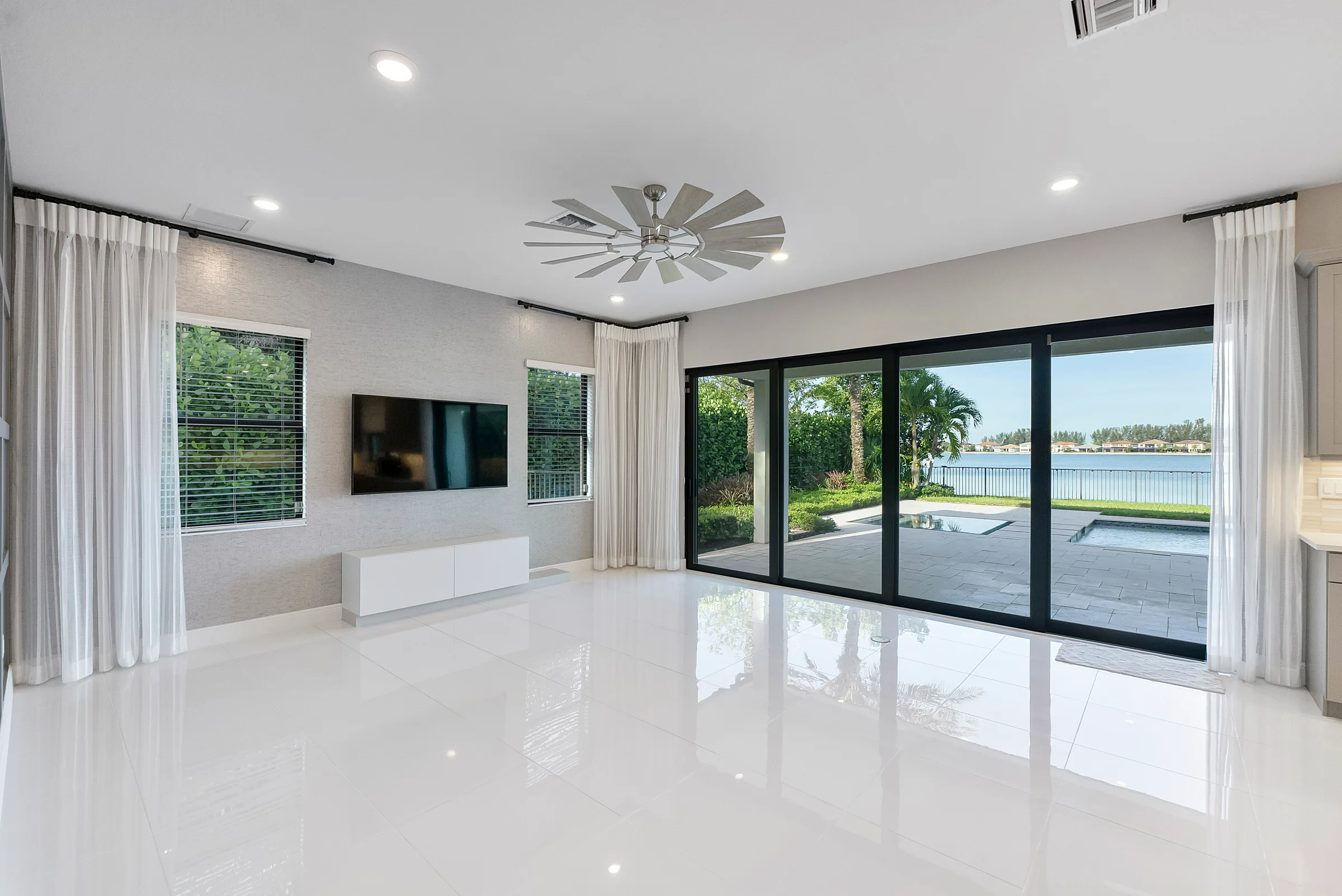 Empty home — 8685 Parkland Bay Dr